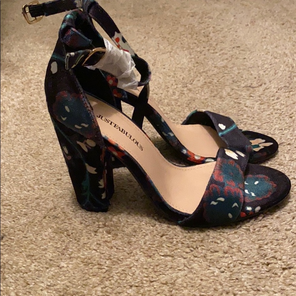 Brand New just Fab size 7